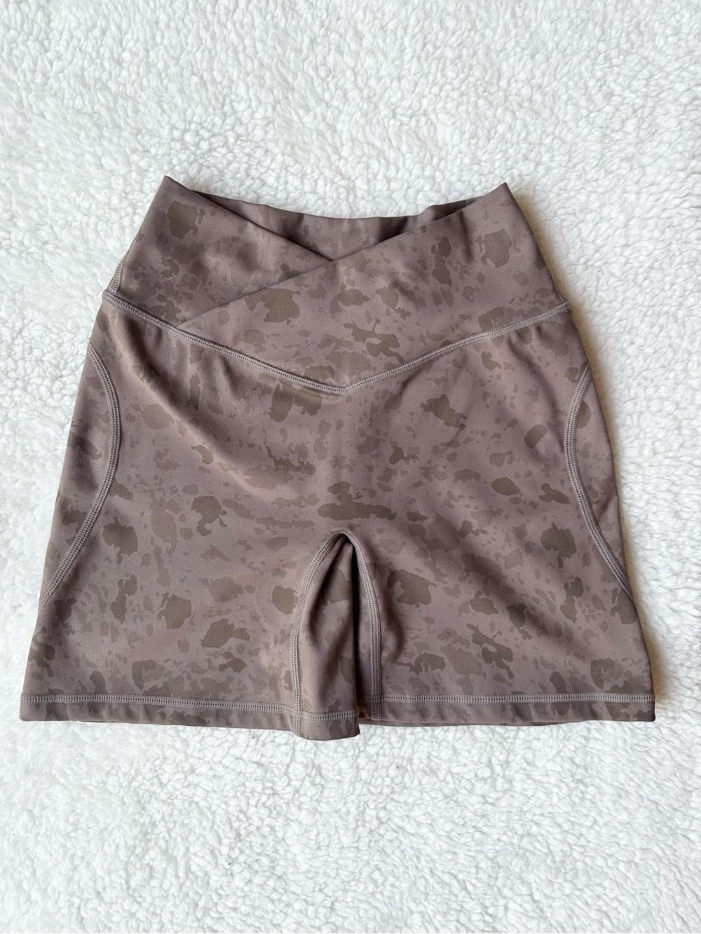 Alphalete Surface Pebble Print Mocha Power Crossover Athletic Shorts